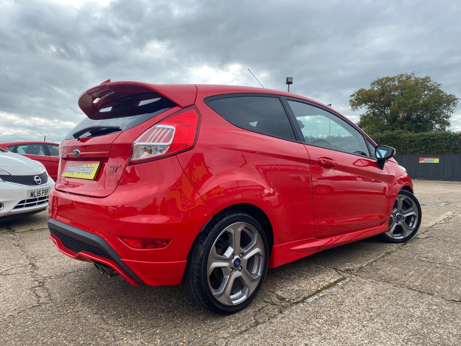 Used Ford Fiesta 2016 for sale - 76257645: Photo 2