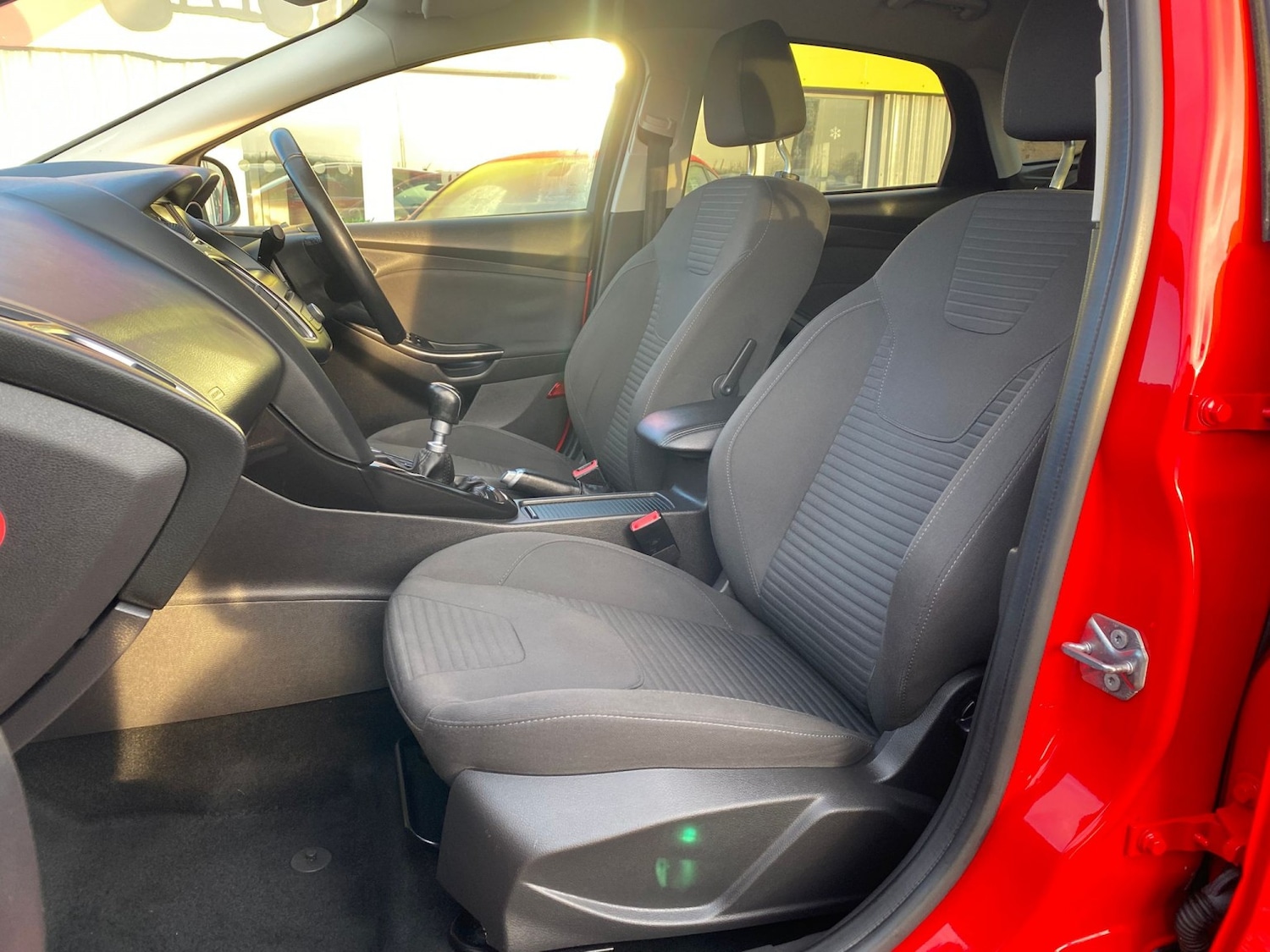 Used Ford Focus 2015 for sale - 77008071: Photo 6