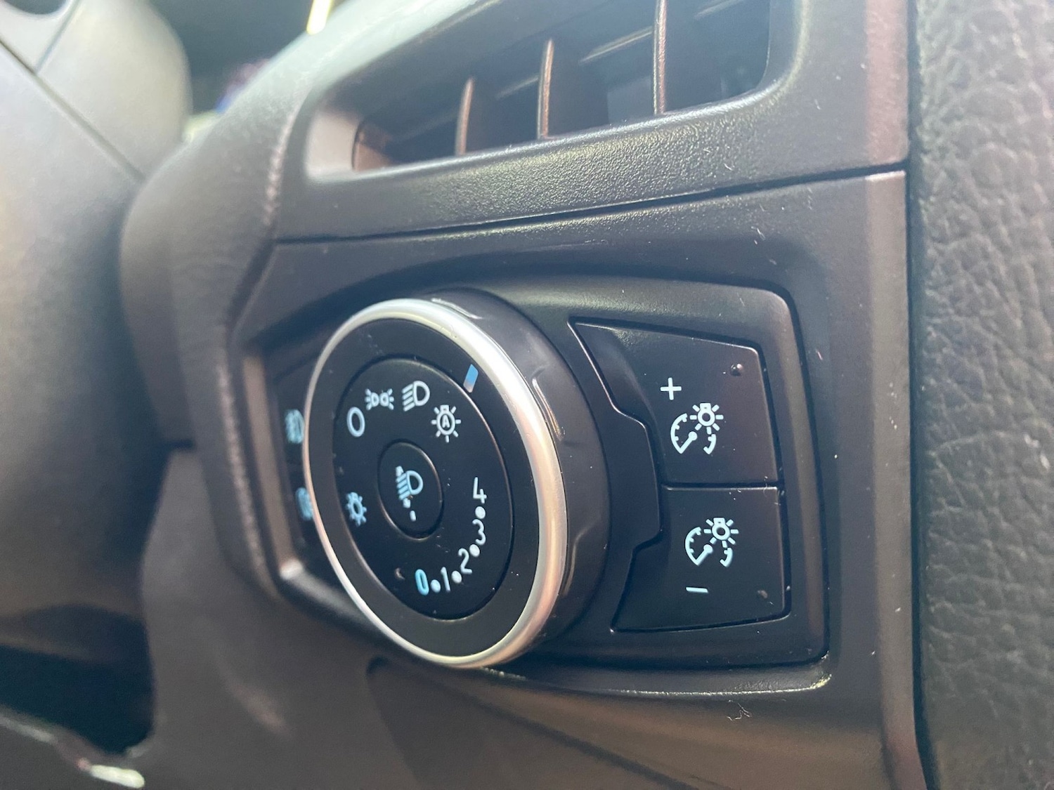 Used Ford Focus 2015 for sale - 77008071: Photo 7