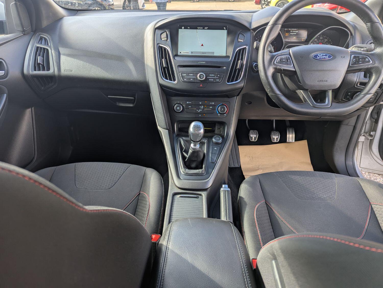 Used Ford Focus 2017 for sale - 76011380: Photo 2