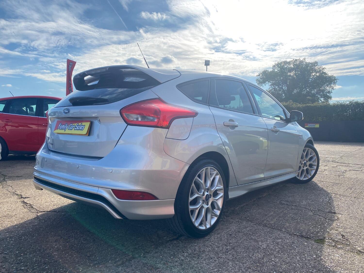 Used Ford Focus 2017 for sale - 76011380: Photo 3