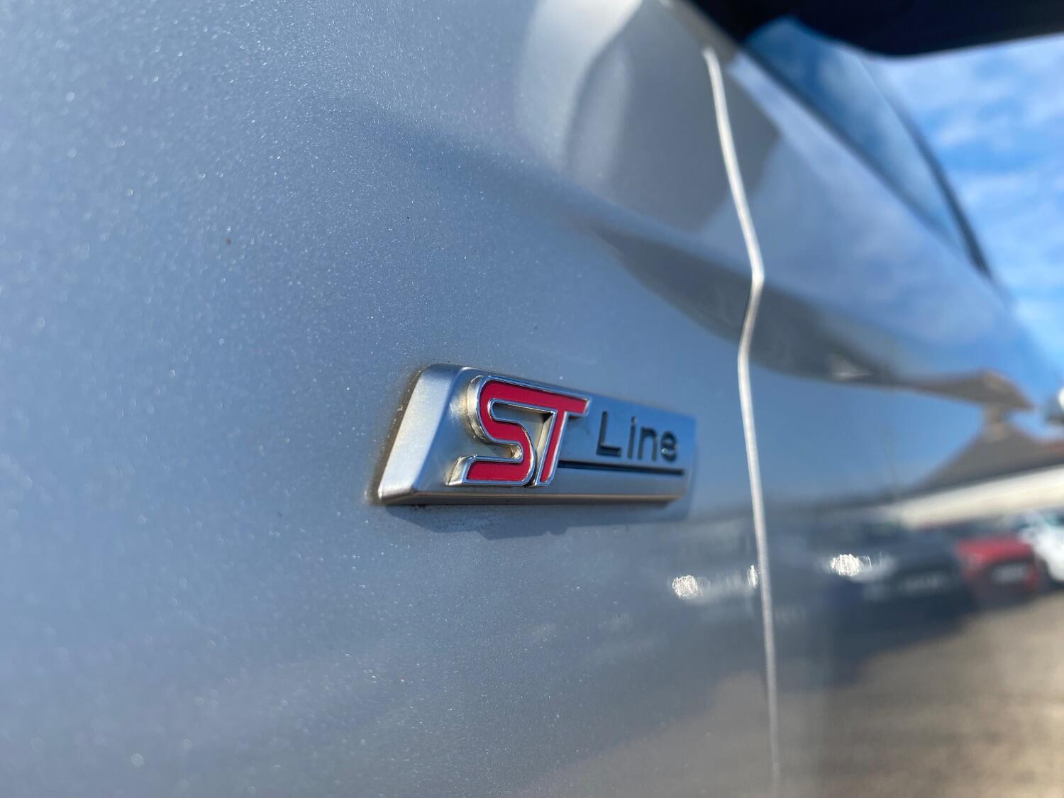 Used Ford Focus 2017 for sale - 76011380: Photo 5