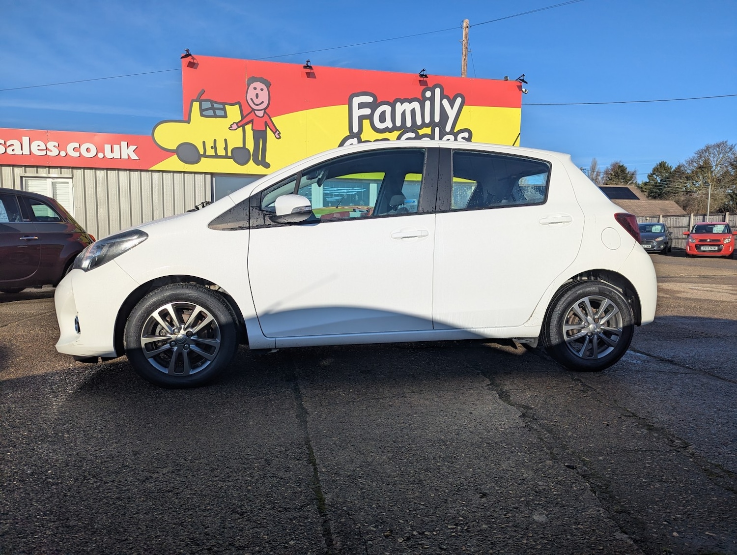 Used Toyota Yaris 2015 for sale - 76924383: Photo 2