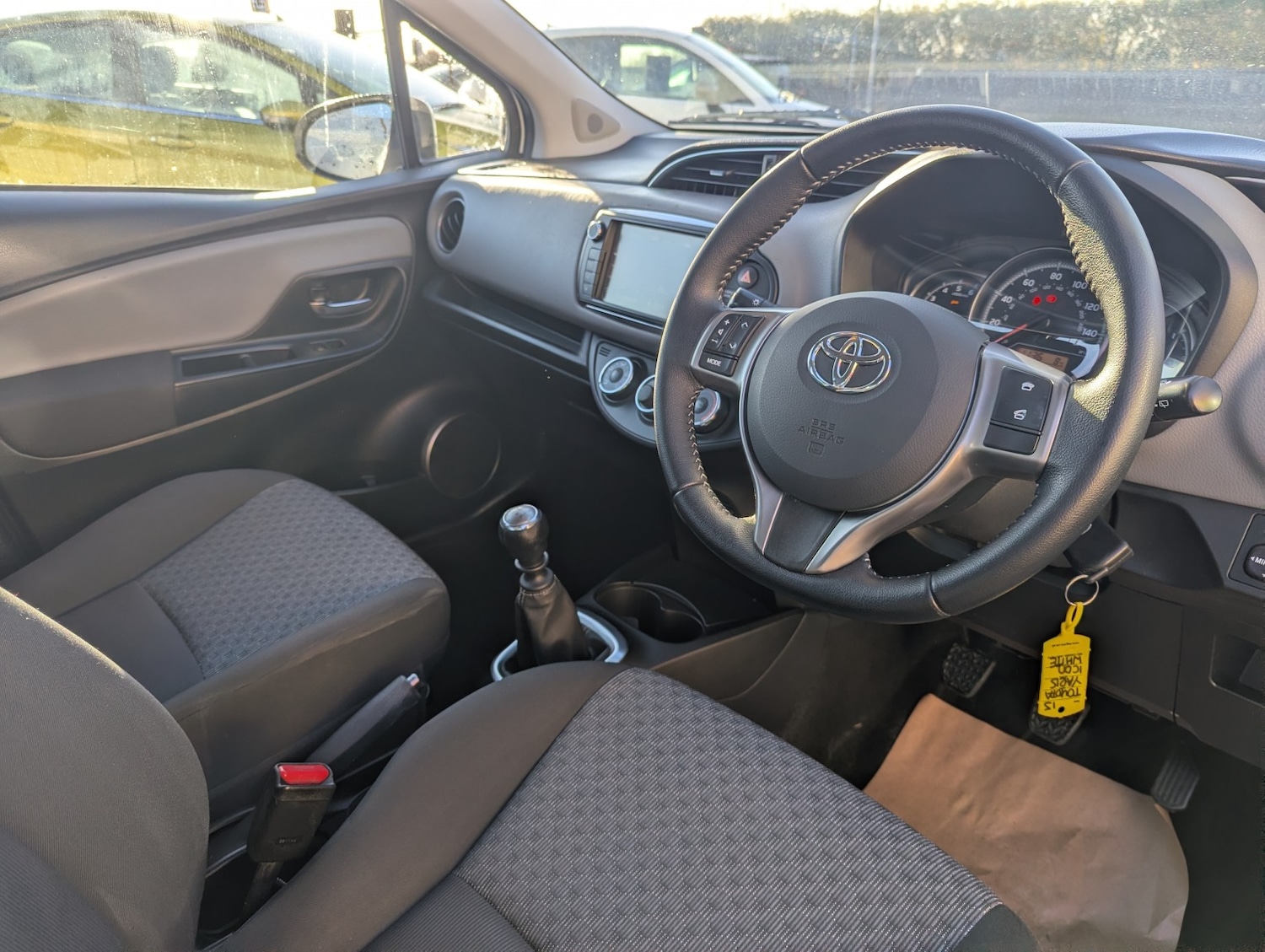 Used Toyota Yaris 2015 for sale - 76924383: Photo 4