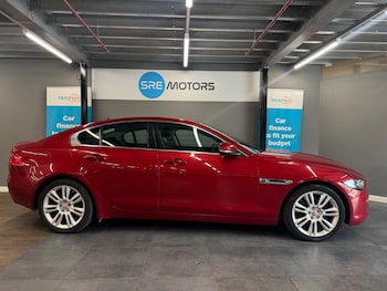 Used Jaguar XE 2016 for sale - 75949928: Photo