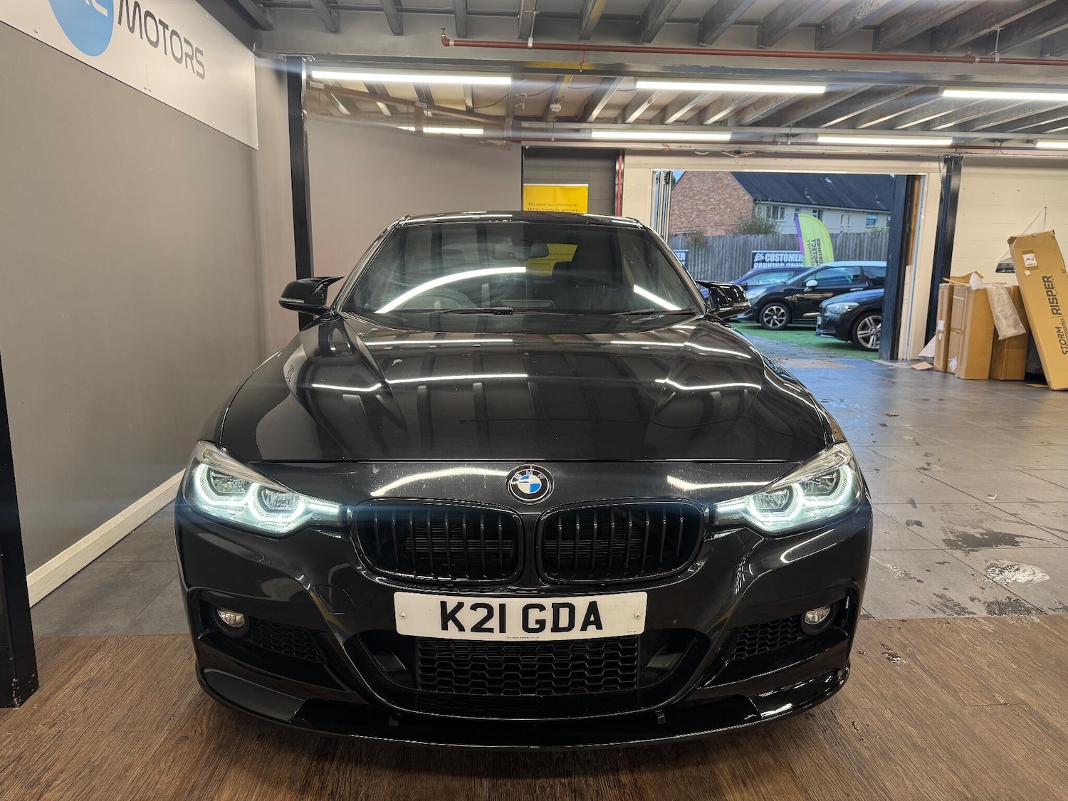 Used BMW 3 Series 2018 for sale - 76521510: Photo 2