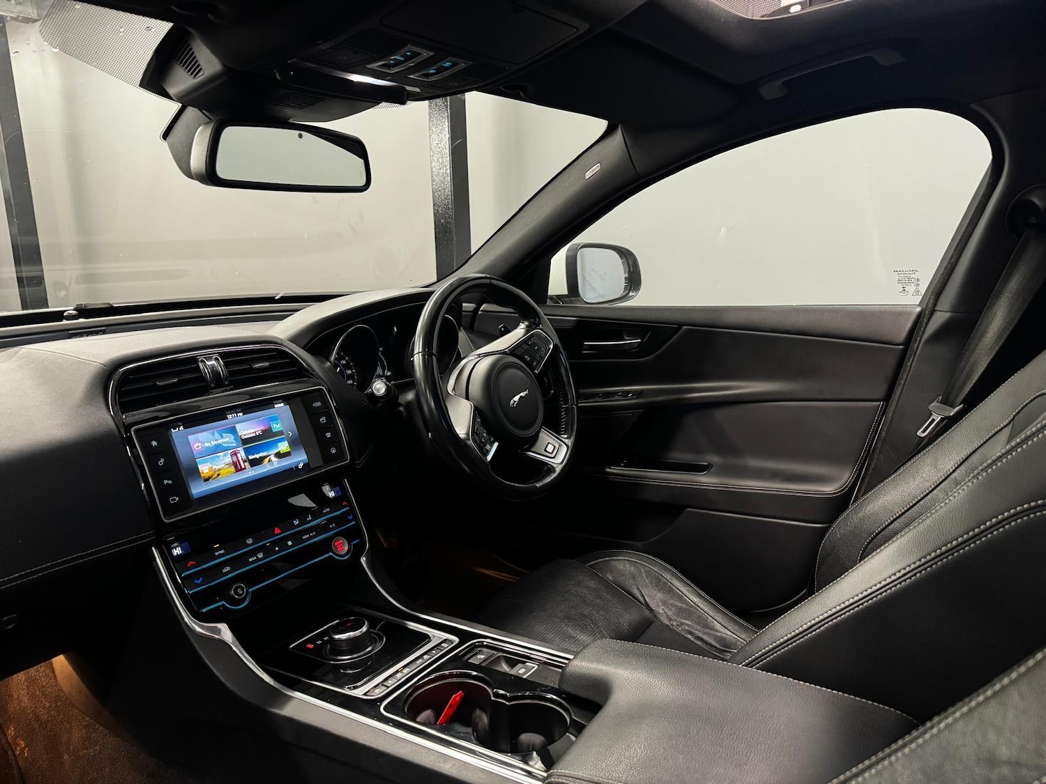 Used Jaguar XE 2016 for sale - 77016443: Photo 15