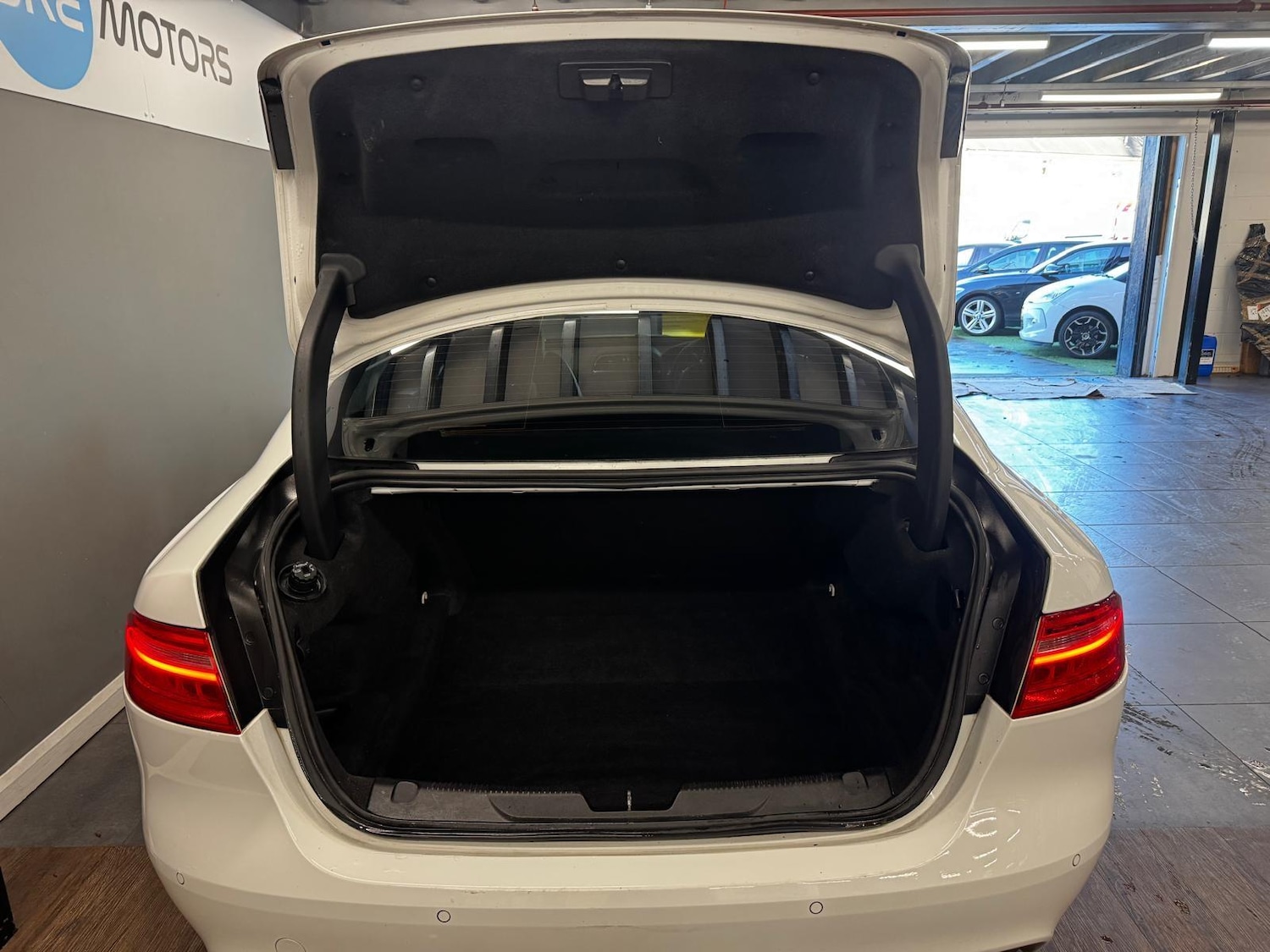 Used Jaguar XE 2016 for sale - 77016443: Photo 6