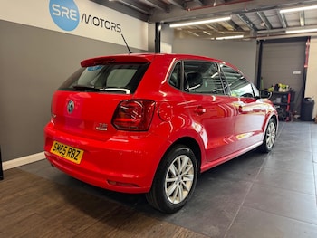 Used Volkswagen Polo 2015 for sale - 75563882: Photo