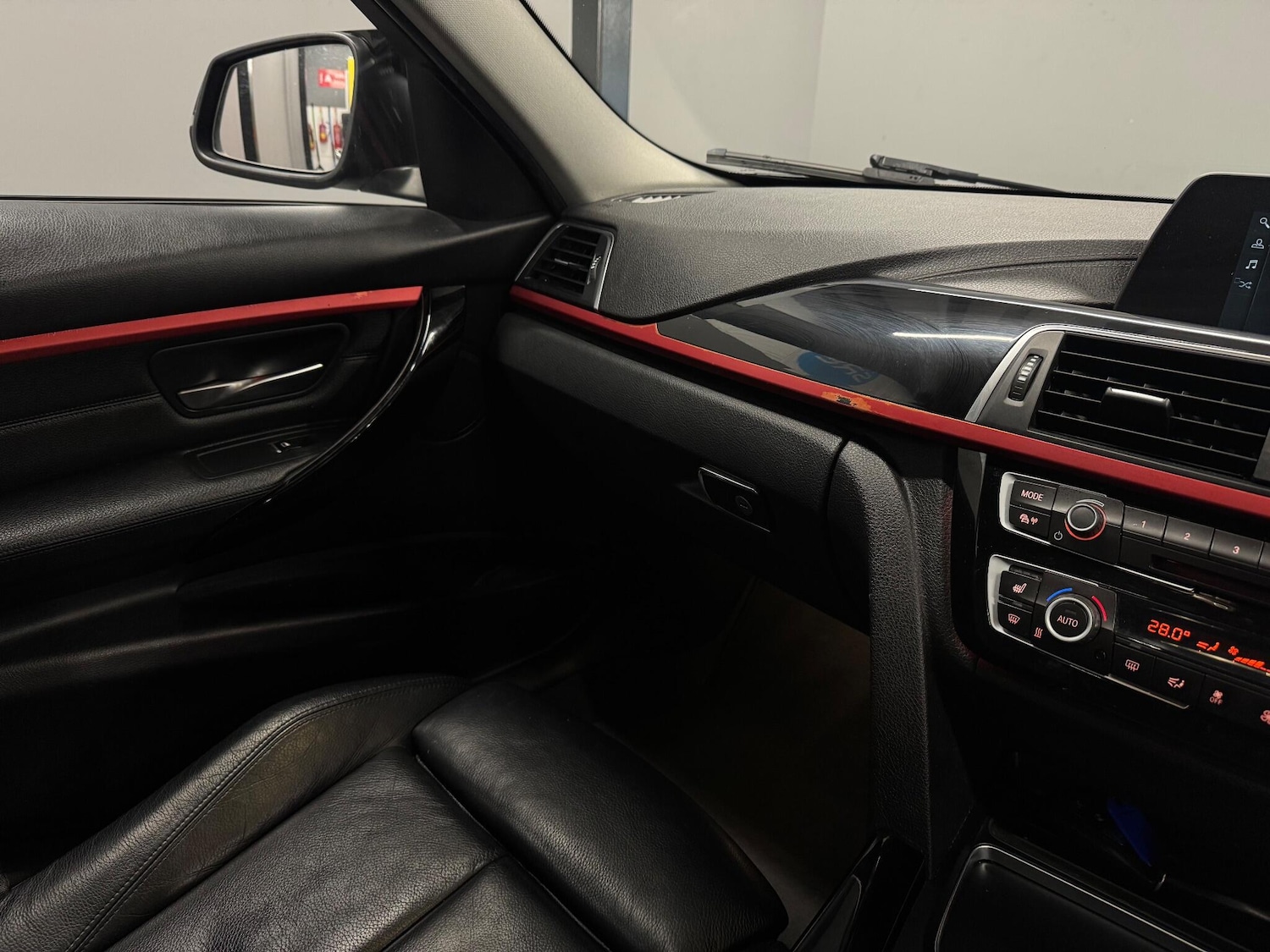 Used BMW 3 Series 2017 for sale - 76832645: Photo 12