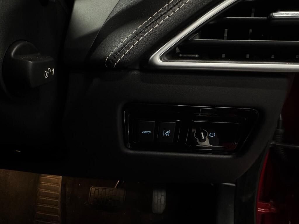 Used Jaguar XE 2017 for sale - 77044673: Photo 21