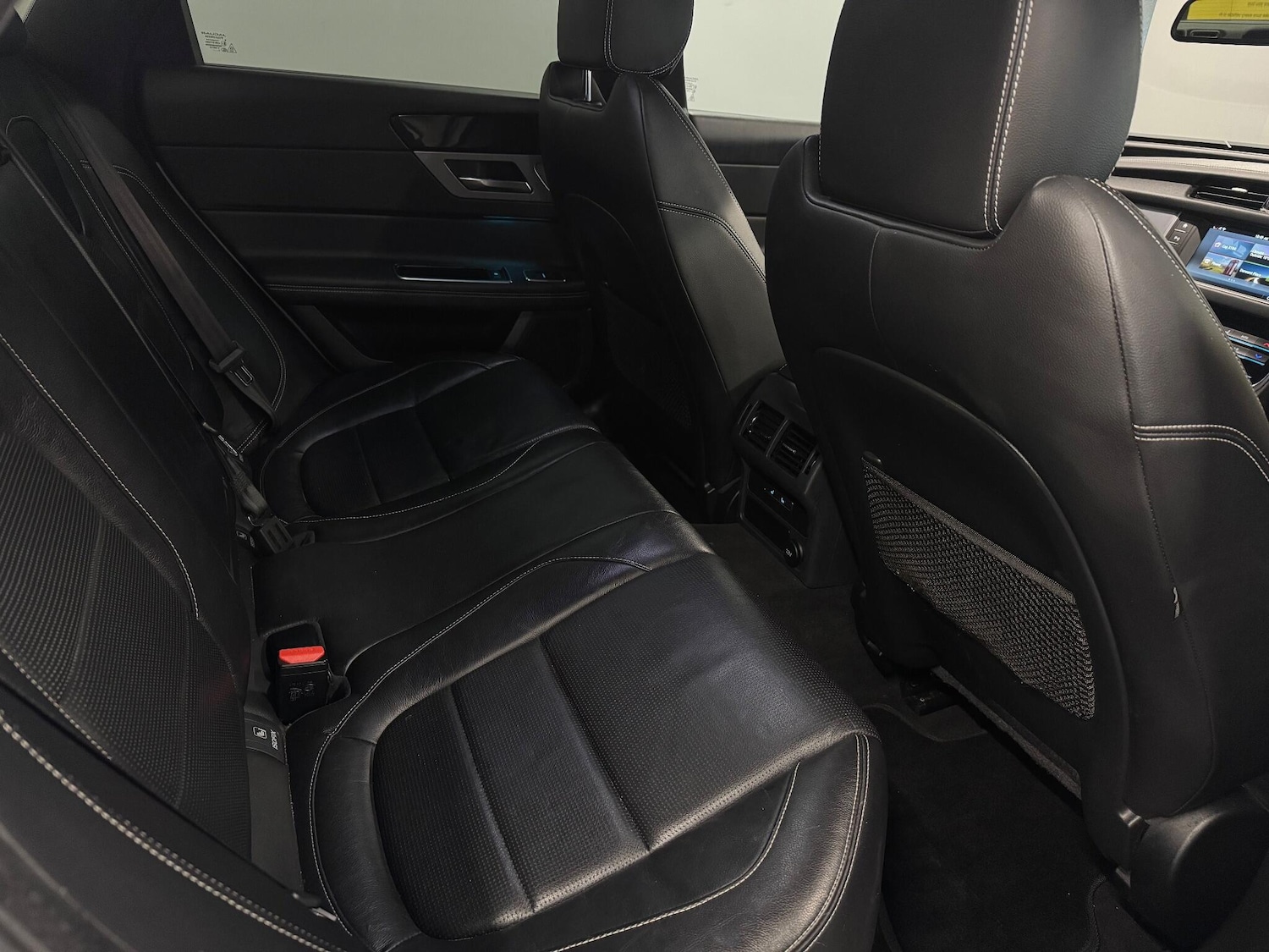 Used Jaguar XF 2016 for sale - 76832365: Photo 14