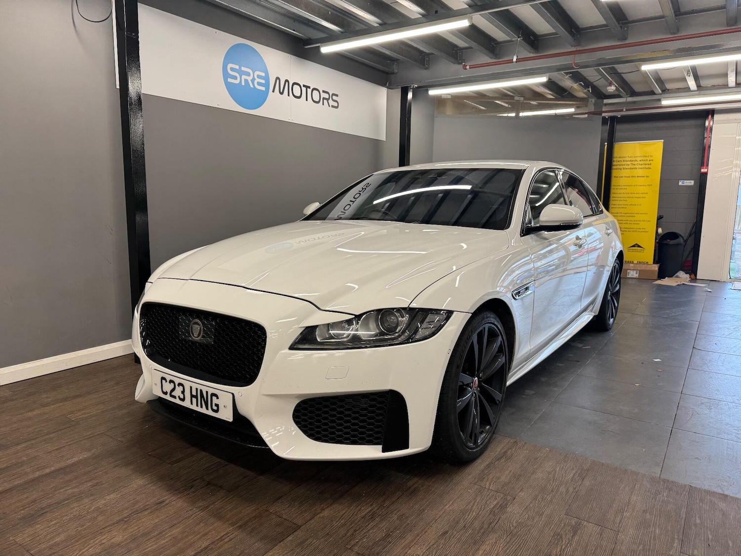 Used Jaguar XF 2016 for sale - 76832365: Photo 3