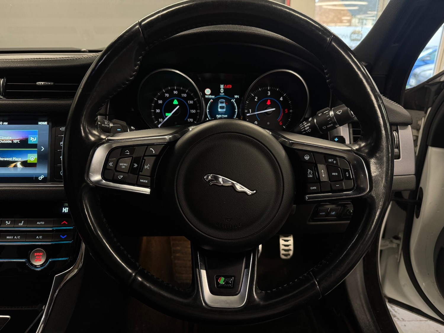 Used Jaguar XF 2016 for sale - 76832365: Photo 31