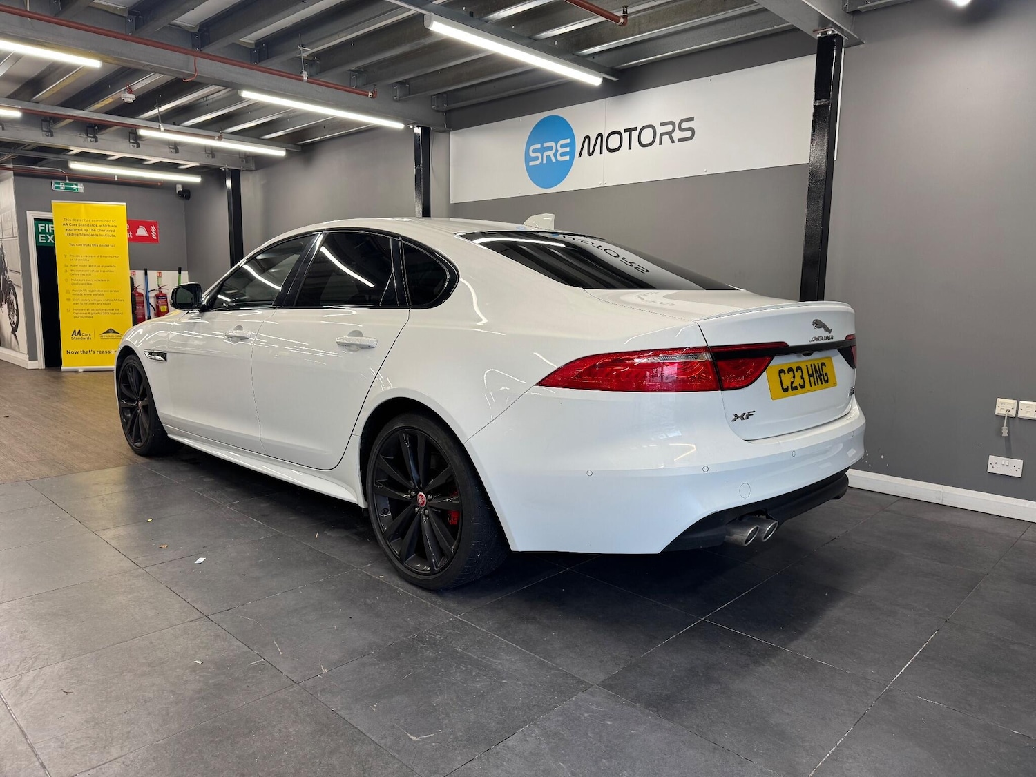 Used Jaguar XF 2016 for sale - 76832365: Photo 4