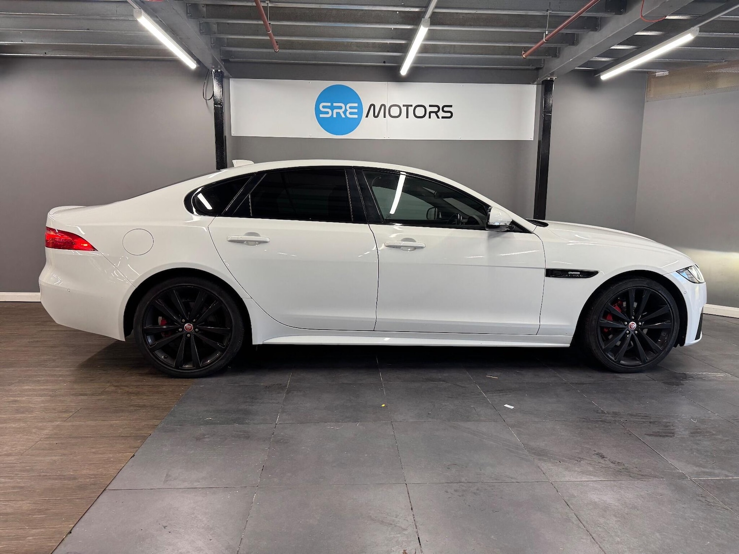 Used Jaguar XF 2016 for sale - 76832365: Photo 9