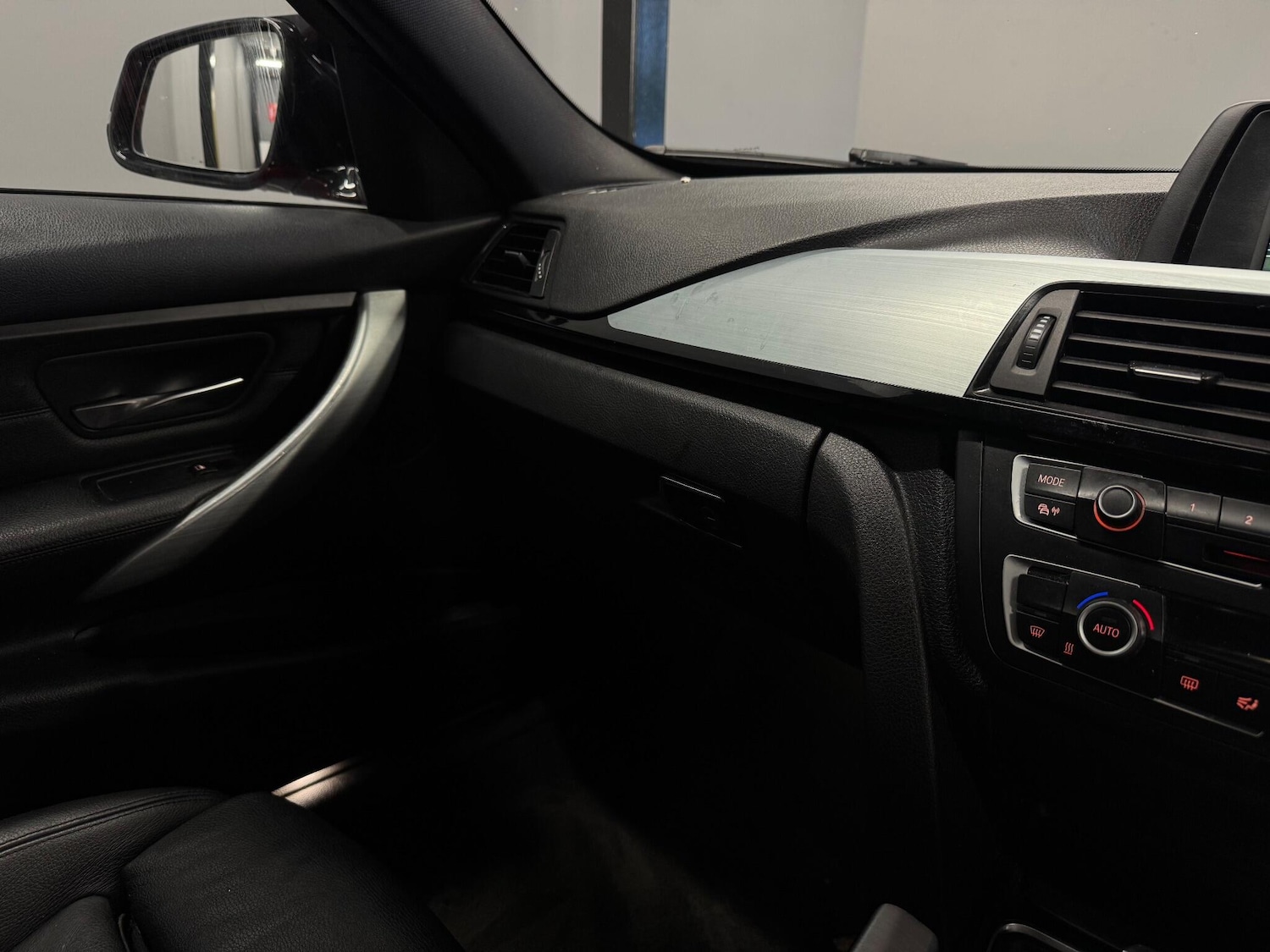 Used BMW 3 Series 2014 for sale - 76521902: Photo 12