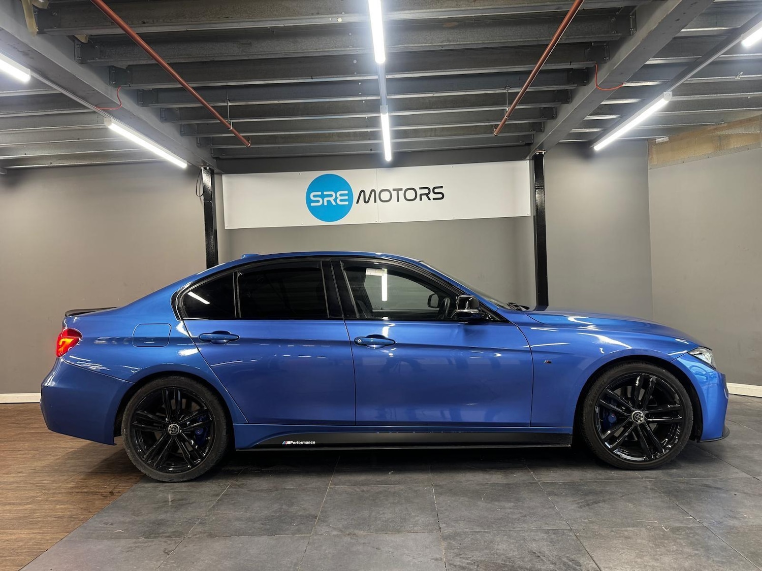 Used BMW 3 Series 2017 for sale - 77029111: Photo 2