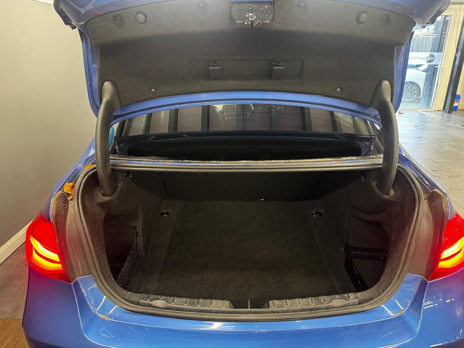 Used BMW 3 Series 2017 for sale - 77029111: Photo 6