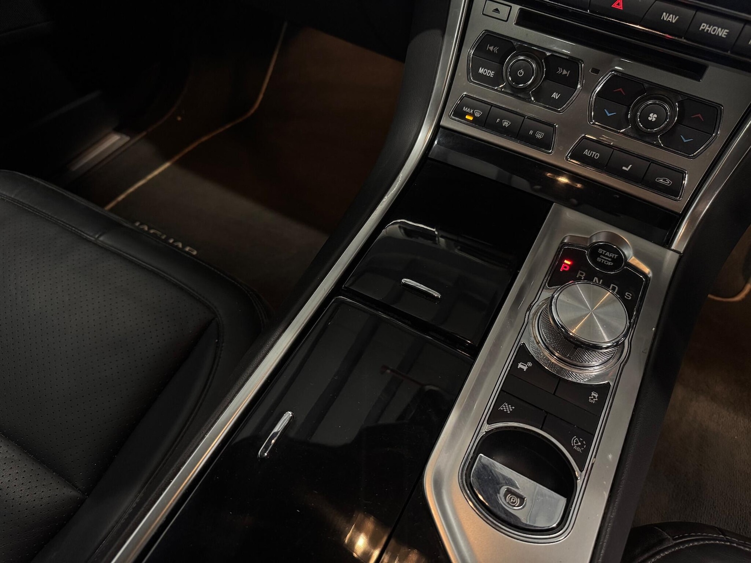 Used Jaguar XF 2015 for sale - 76742996: Photo 12