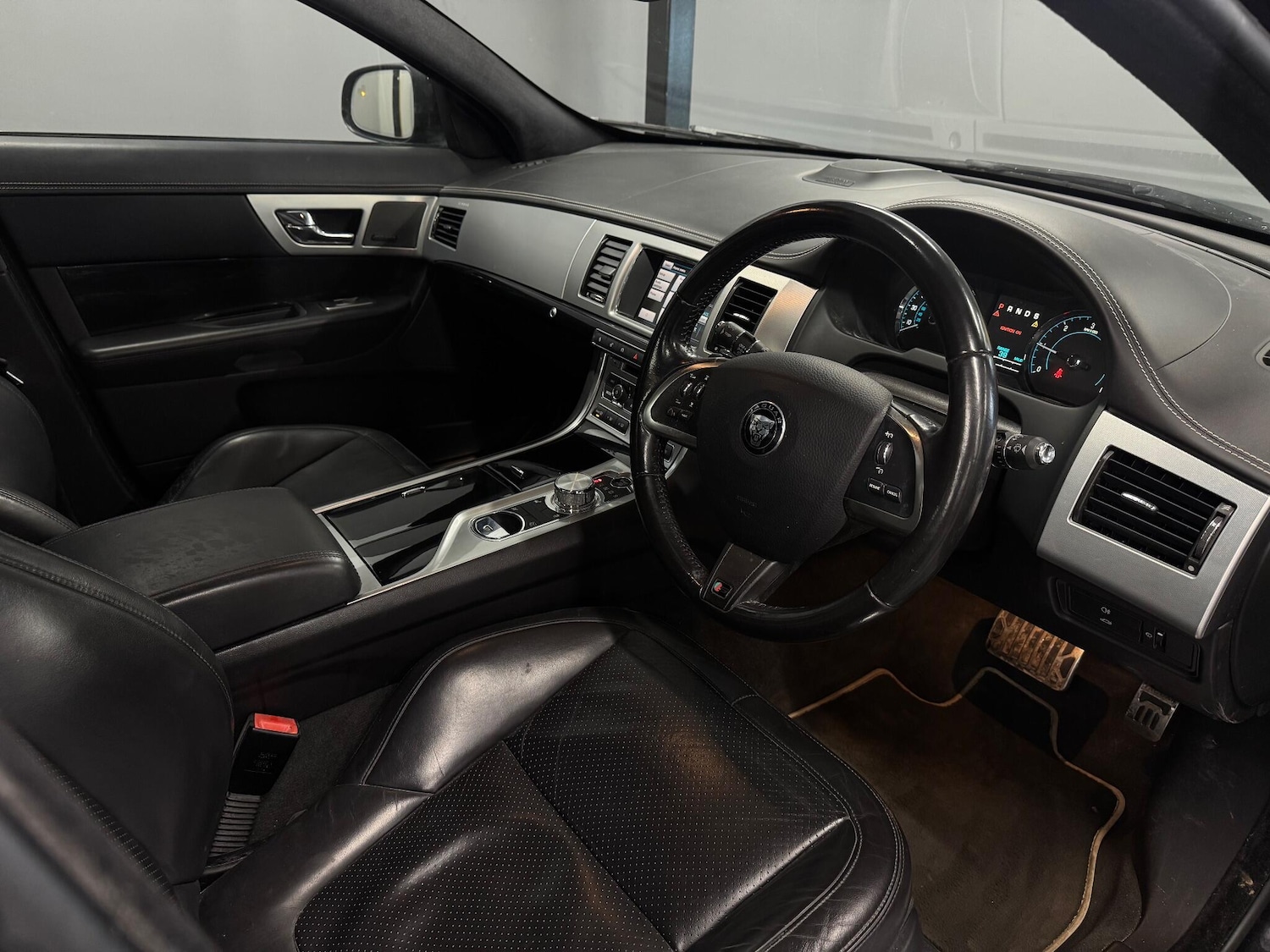 Used Jaguar XF 2015 for sale - 76742996: Photo 16