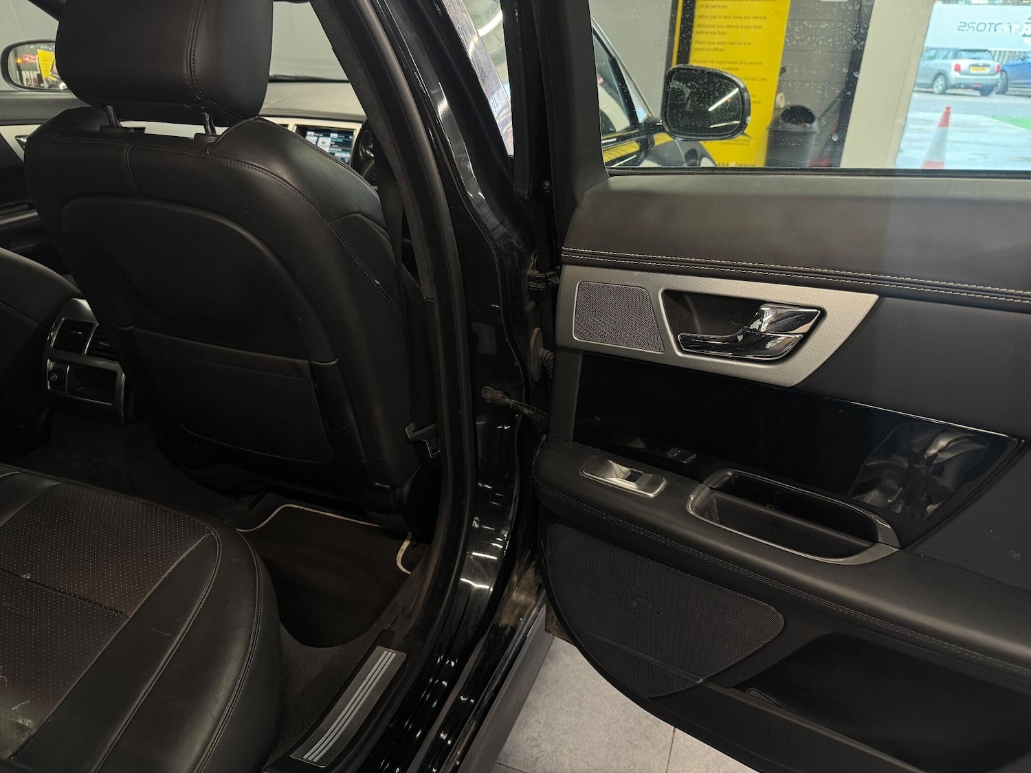 Used Jaguar XF 2015 for sale - 76742996: Photo 22