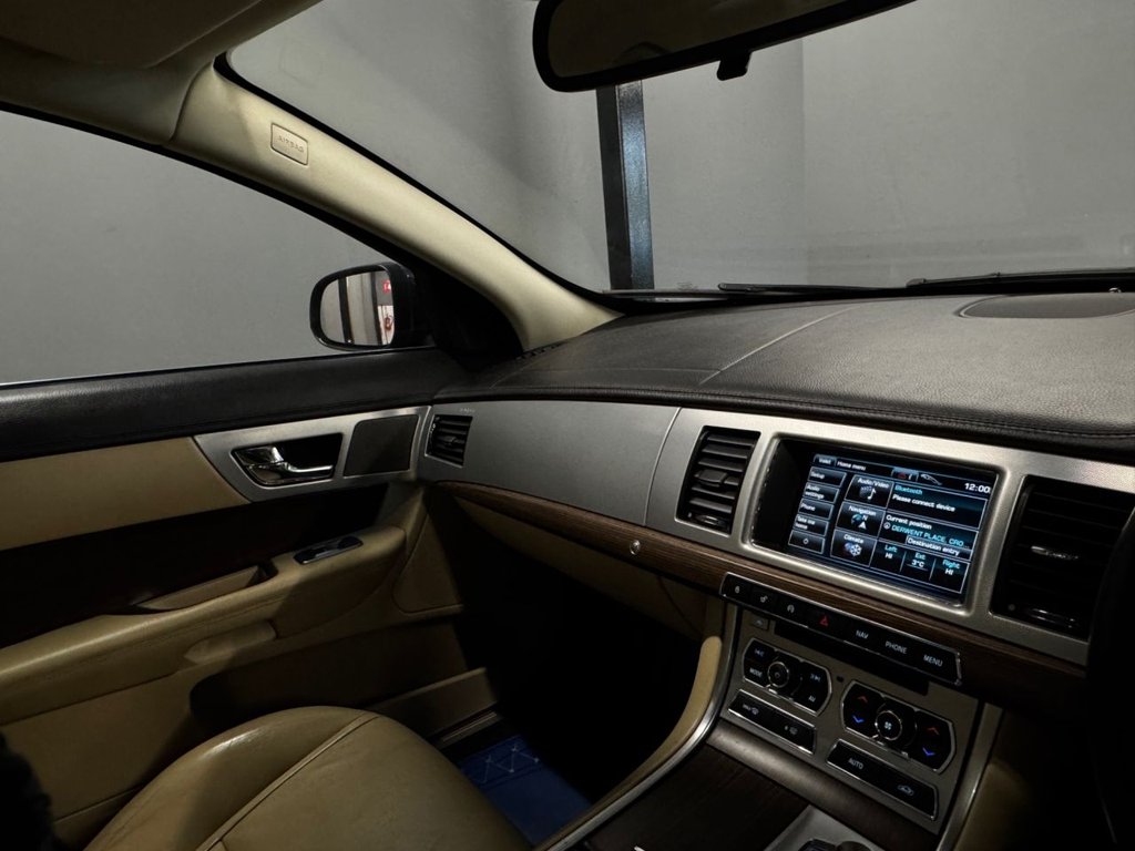 Used Jaguar XF 2013 for sale - 77546797: Photo 14