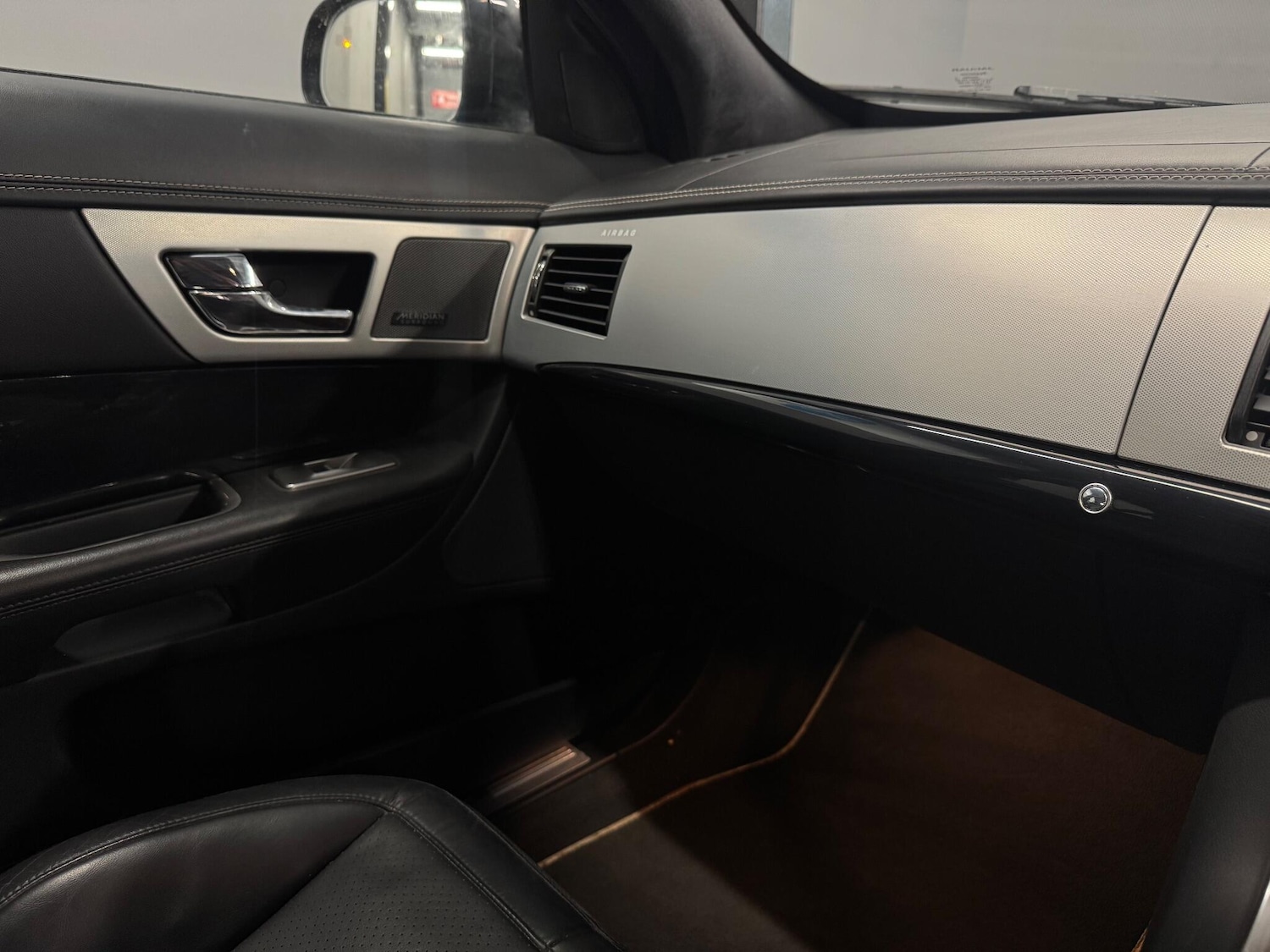 Used Jaguar XF 2015 for sale - 76992516: Photo 13