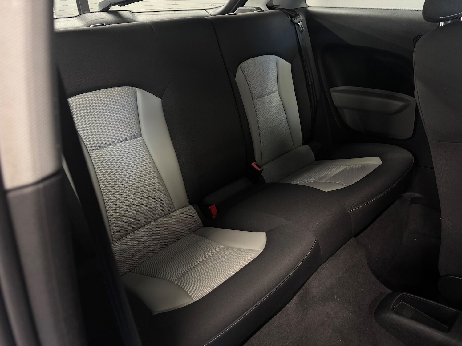 Used Audi A1 2011 for sale - 76644605: Photo 17