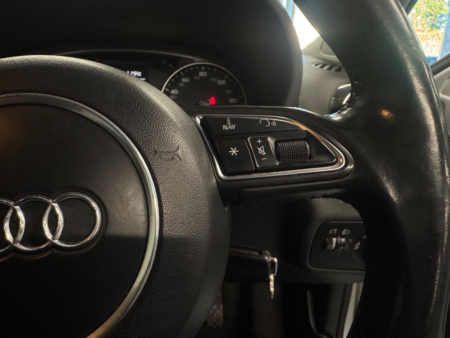 Used Audi A1 2011 for sale - 76644605: Photo 22