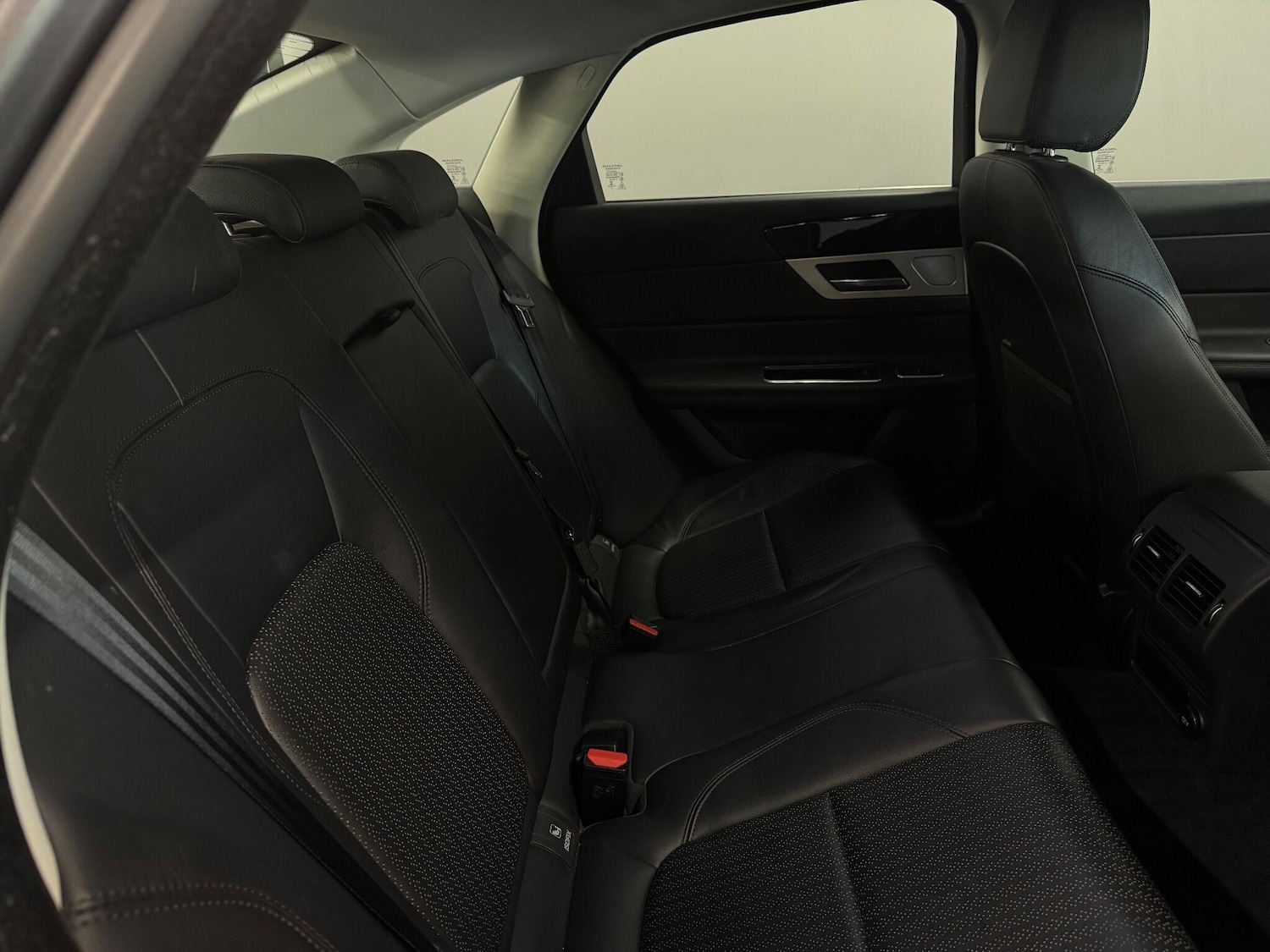 Used Jaguar XF 2017 for sale - 76484777: Photo 12