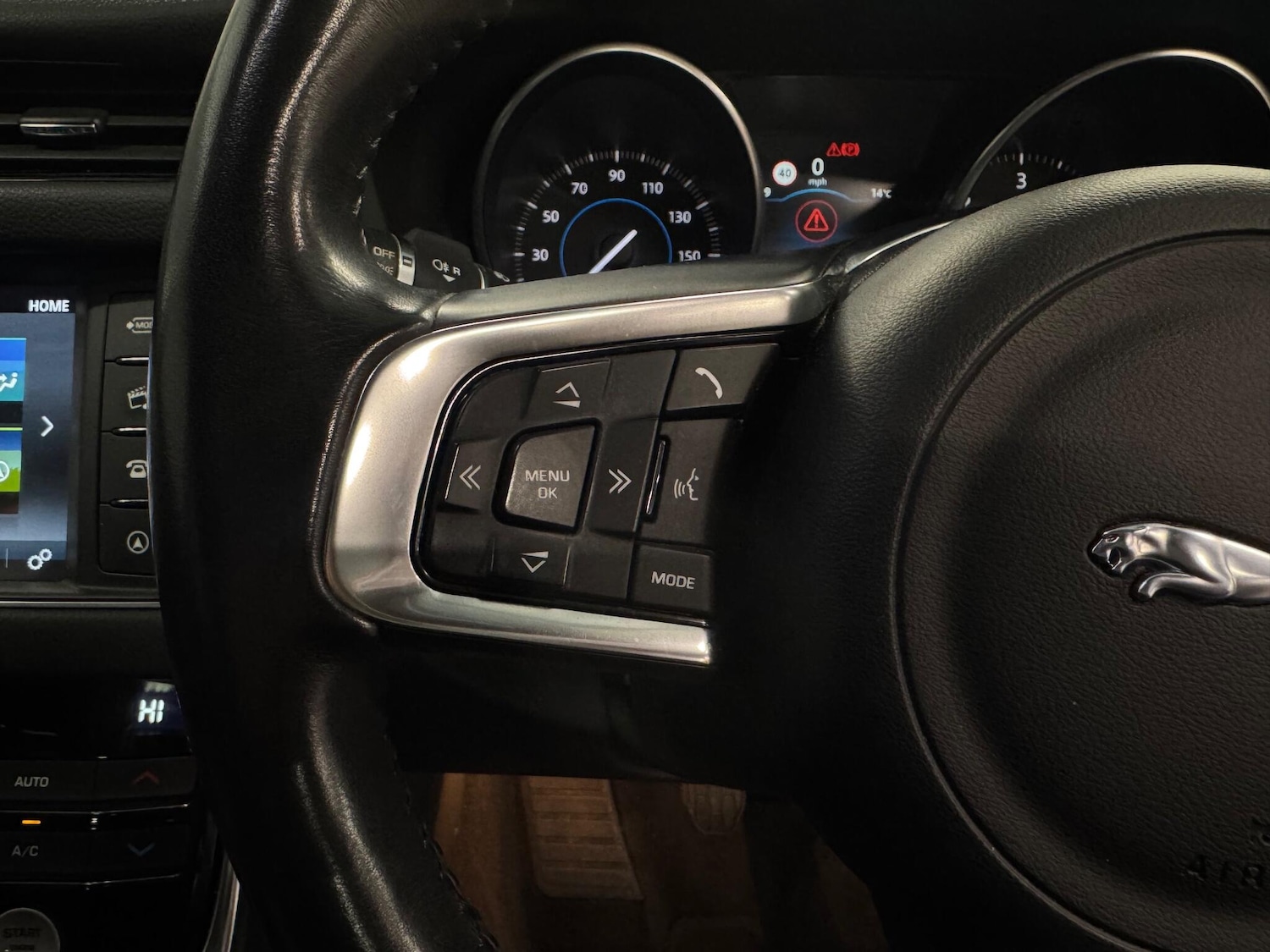 Used Jaguar XF 2017 for sale - 76484777: Photo 17