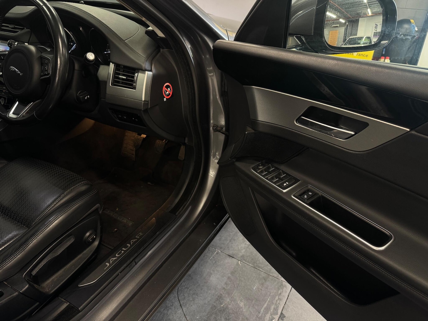 Used Jaguar XF 2017 for sale - 76484777: Photo 18