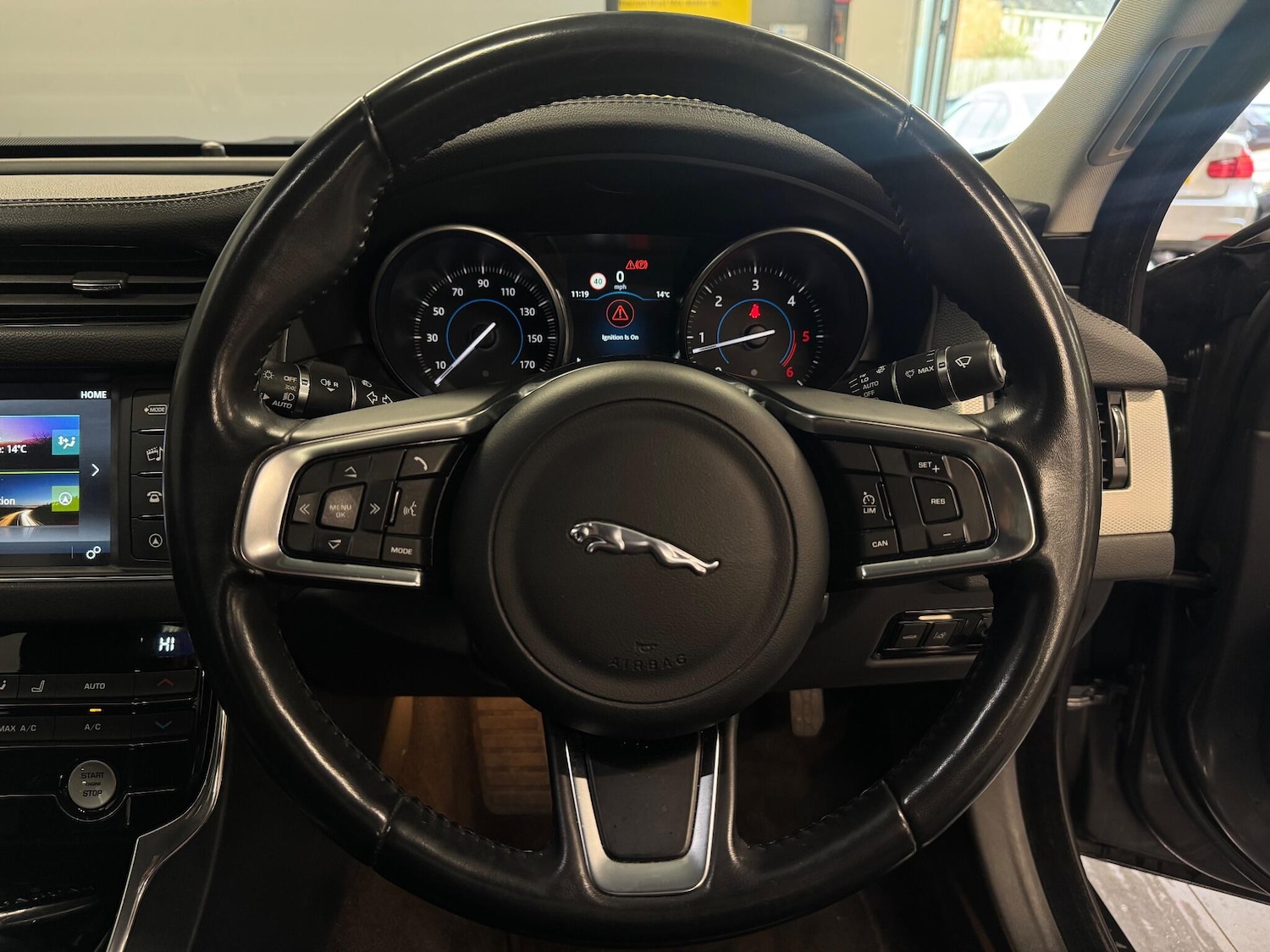 Used Jaguar XF 2017 for sale - 76484777: Photo 26