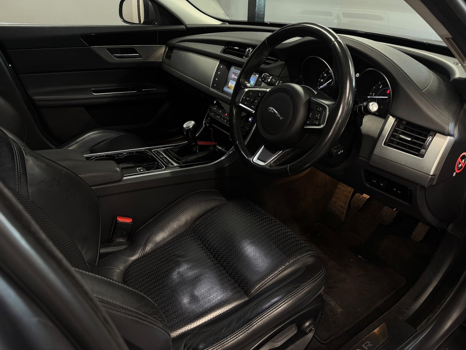 Used Jaguar XF 2017 for sale - 76484777: Photo 28