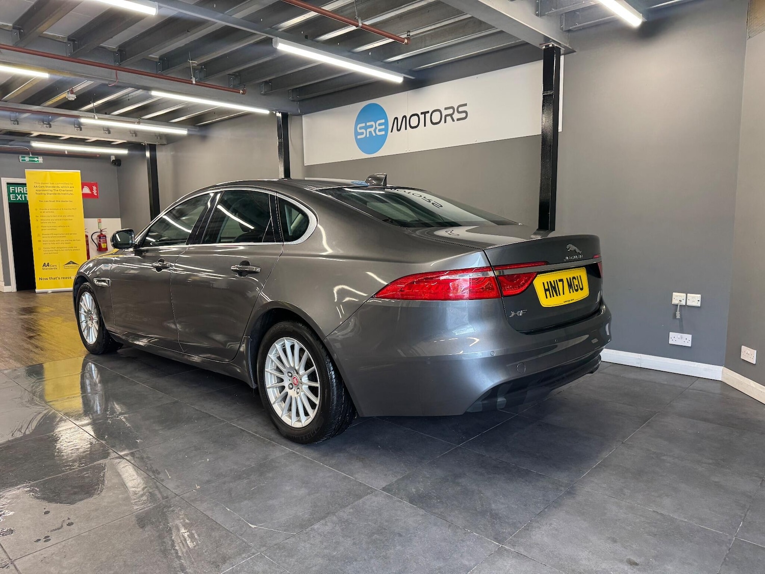 Used Jaguar XF 2017 for sale - 76484777: Photo 4