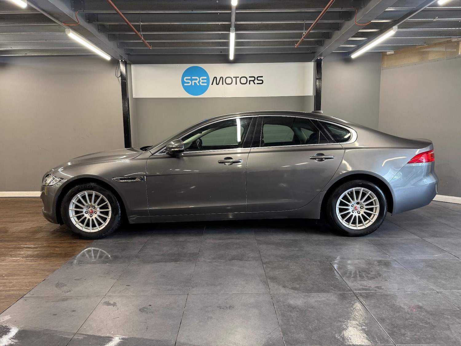 Used Jaguar XF 2017 for sale - 76484777: Photo 6