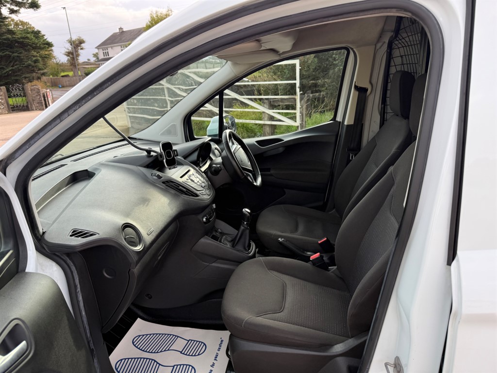 Used Ford Transit Courier 2017 for sale - 76428377: Photo 8