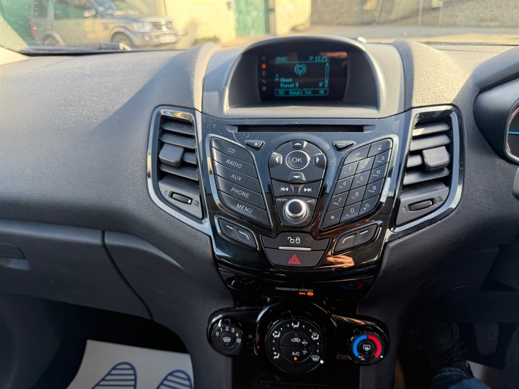 Used Ford Fiesta 2015 for sale - 76404945: Photo 10