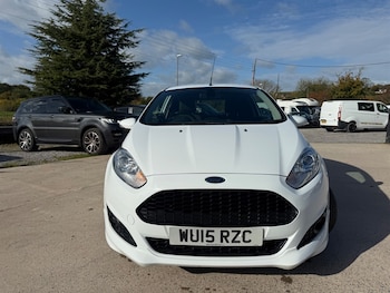 Used Ford Fiesta 2015 for sale - 76404945: Photo