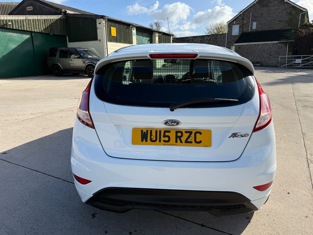 Used Ford Fiesta 2015 for sale - 76404945: Photo 5