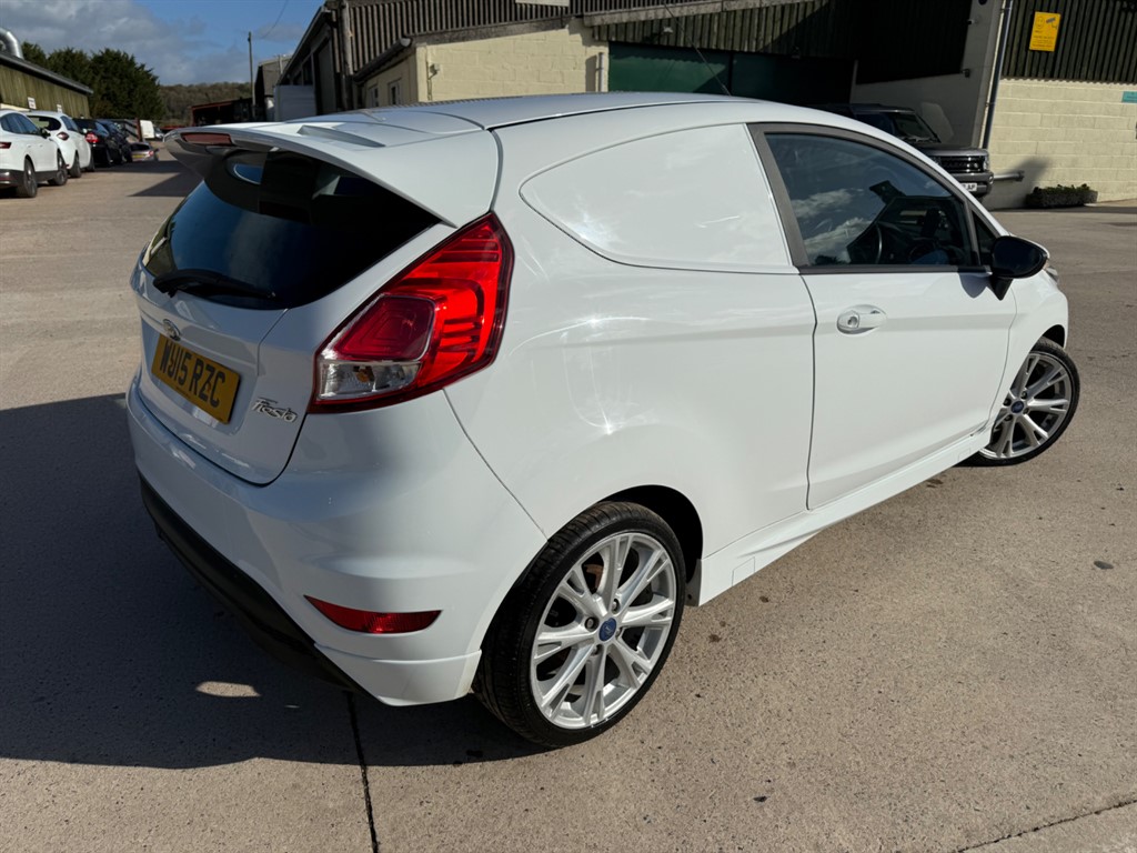 Used Ford Fiesta 2015 for sale - 76404945: Photo 7