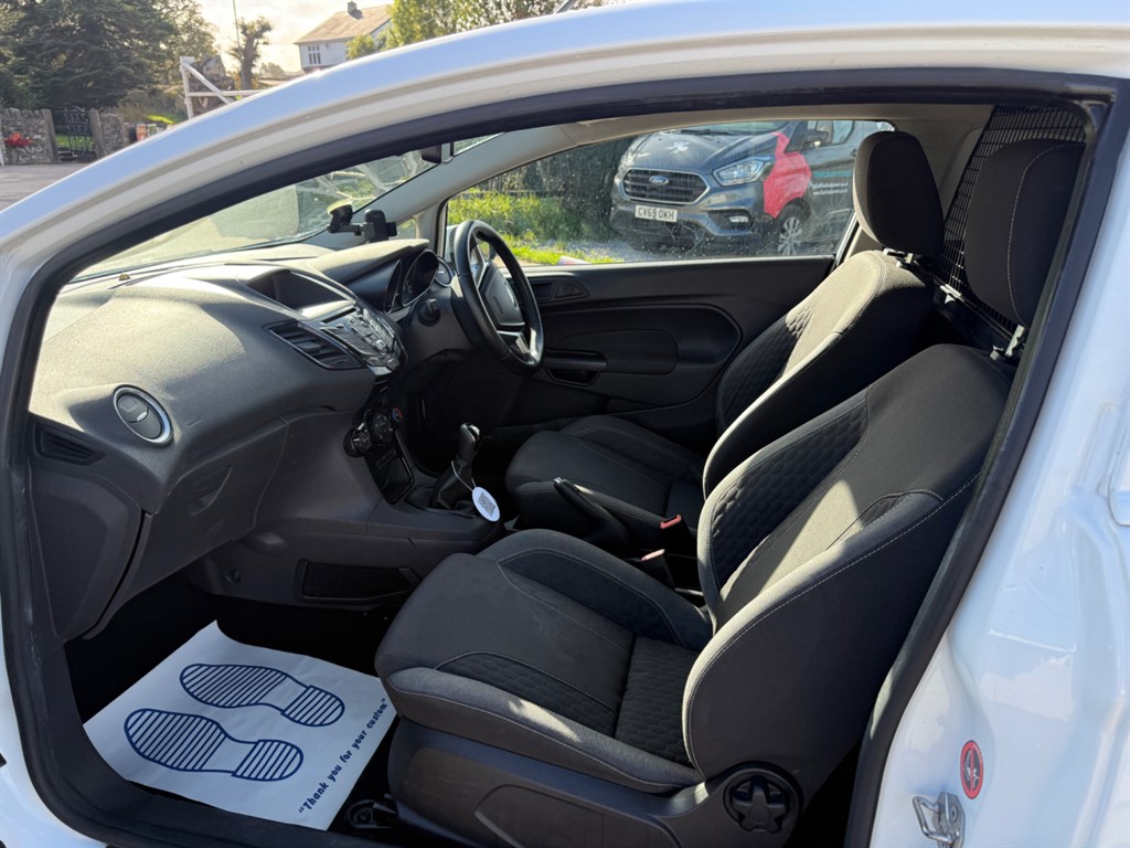 Used Ford Fiesta 2015 for sale - 76404945: Photo 8