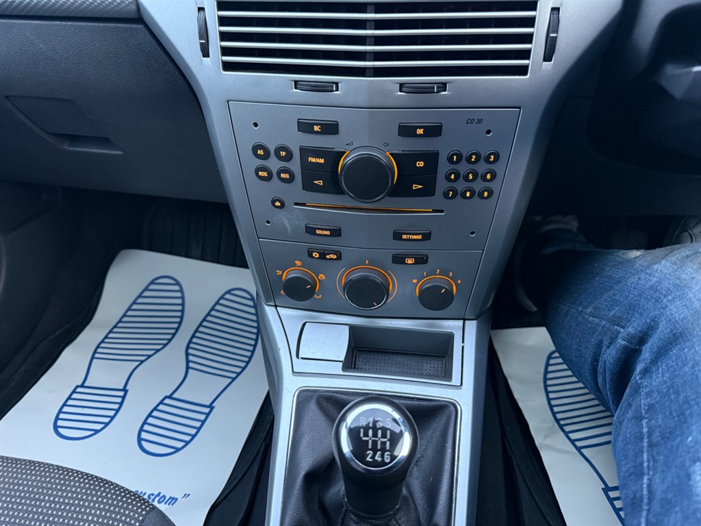 Used Vauxhall Astra 2011 for sale - 77122856: Photo 10