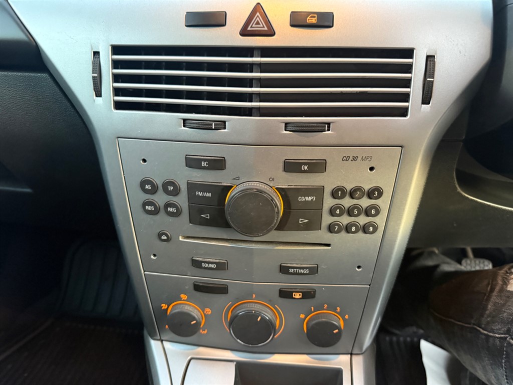 Used Vauxhall Astra Van 2011 for sale - 77051069: Photo 11