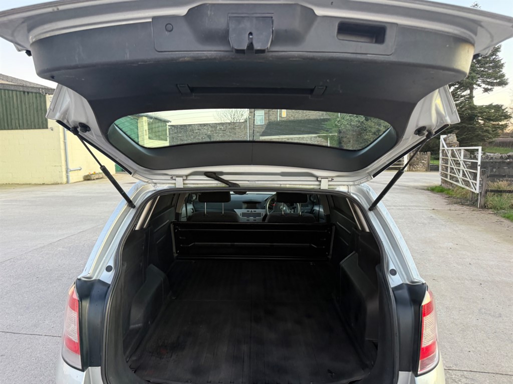 Used Vauxhall Astra Van 2011 for sale - 77051069: Photo 6