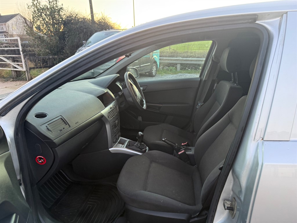 Used Vauxhall Astra Van 2011 for sale - 77051069: Photo 8