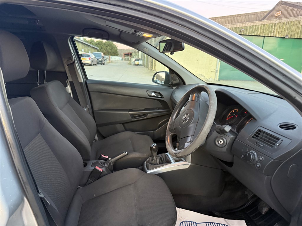 Used Vauxhall Astra Van 2011 for sale - 77051069: Photo 9