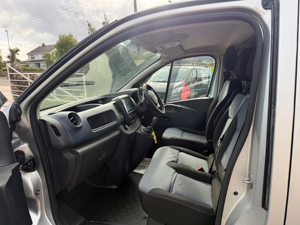 Used Vauxhall Vivaro 2017 for sale - 76339059: Photo 10