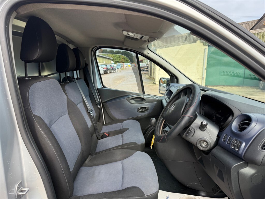 Used Vauxhall Vivaro 2017 for sale - 76339059: Photo 11